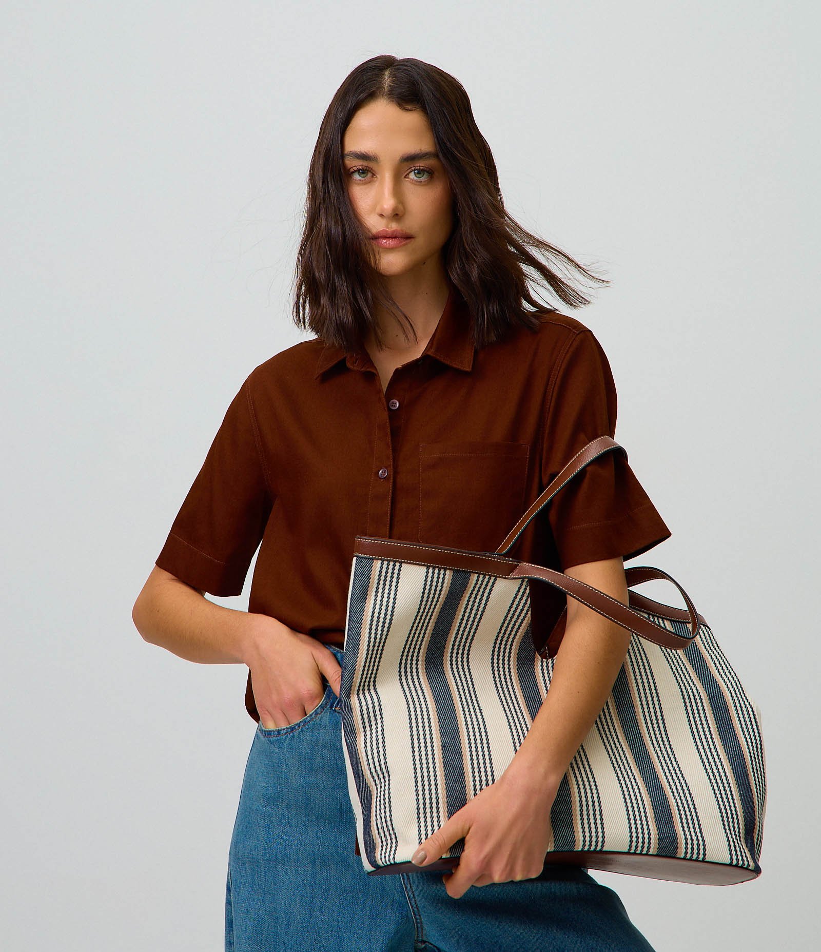 Bolsa Shopper em Algodão Listrada com Detalhes em PU Multicores 7