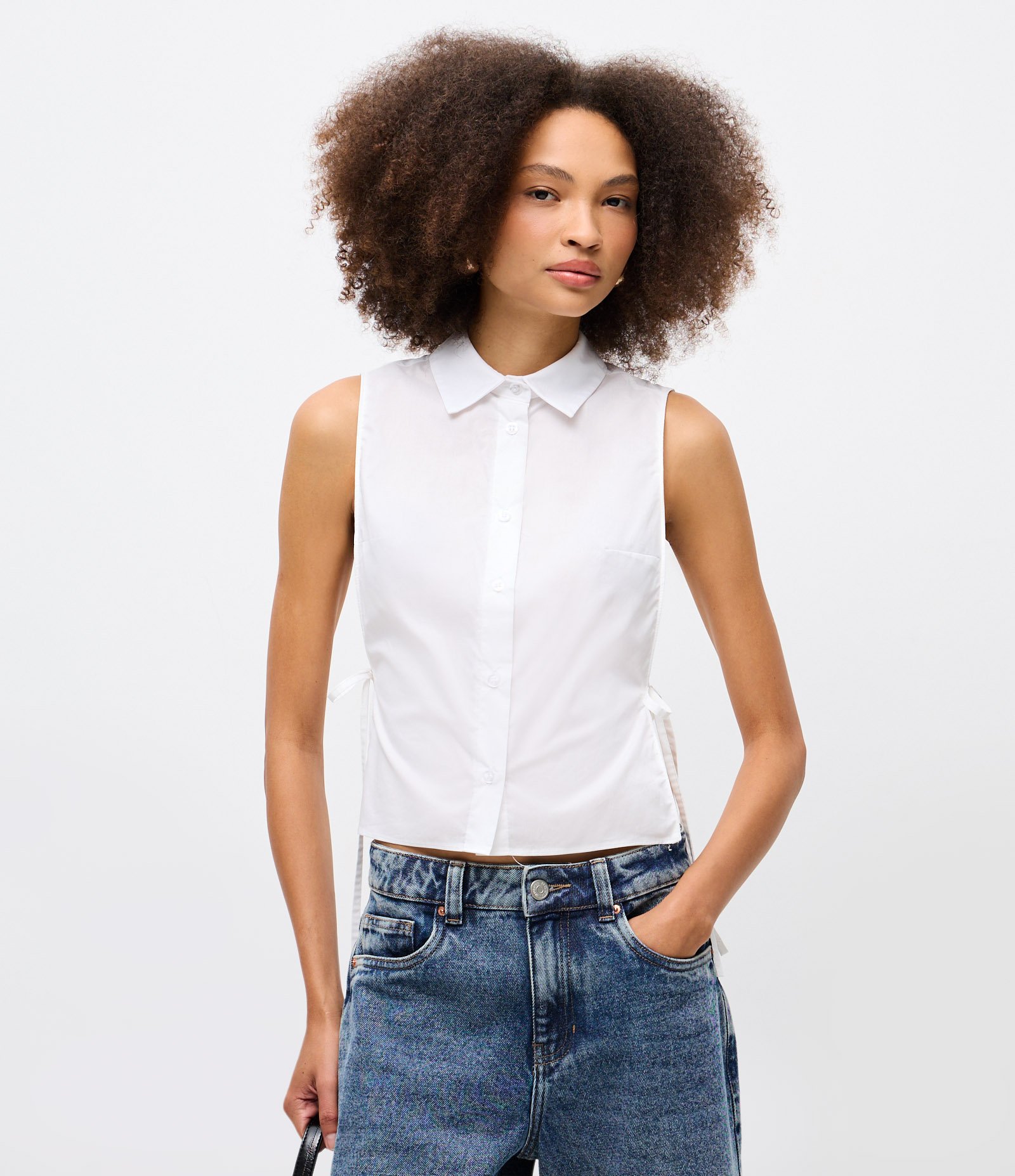 Blusa Avental em Tricoline com Gola Polo e Amarração Lateral Branco 1