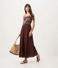 Vestido em Viscolinho com Bordado no Busto