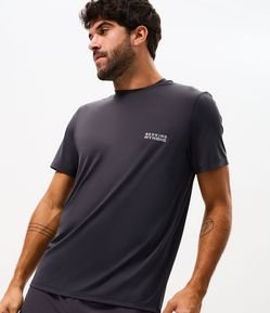 Camiseta Regular com Tecnologia Dry e Estampa Lettering Seeking My Highs