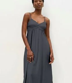 Vestido Midi Evasê em Viscose com Decote Coração