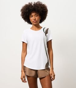 Camiseta Esportiva em Microfibra com Estampa de Ondas