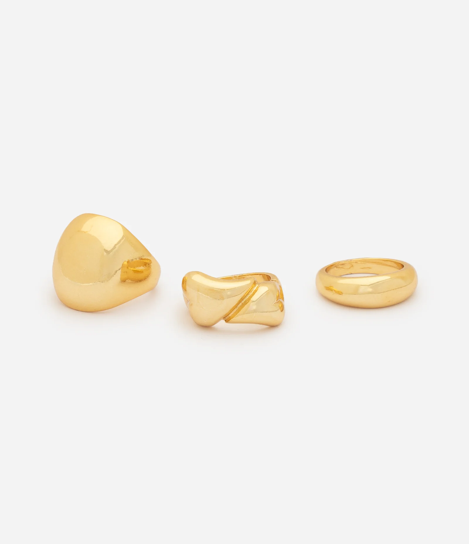 Kit 03 Anéis com Formatos Robustos Variados Dourado 2
