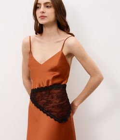 Lenço Triangular em Renda com Amarração