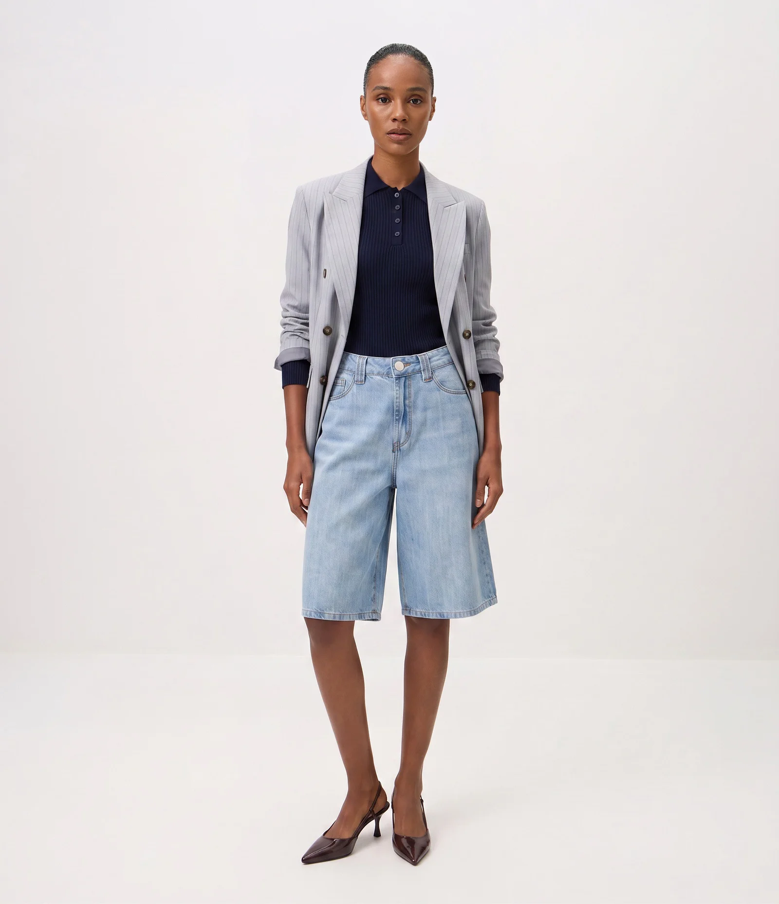 Bermuda Long em Jeans com Cintura Alta e Bolsos Azul Claro 1