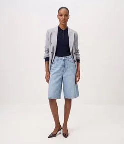 Bermuda Long em Jeans com Cintura Alta e Bolsos
