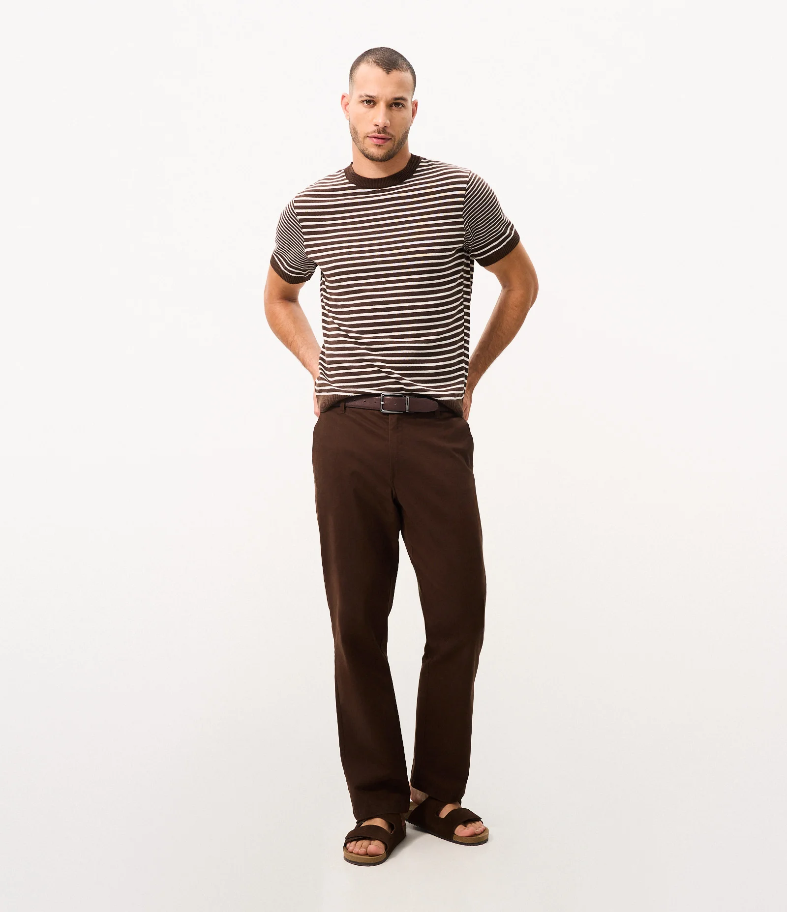 Camiseta Regular Listrada Marrom 2
