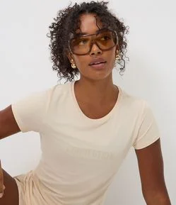 Camiseta Esportiva com Lettering Connection