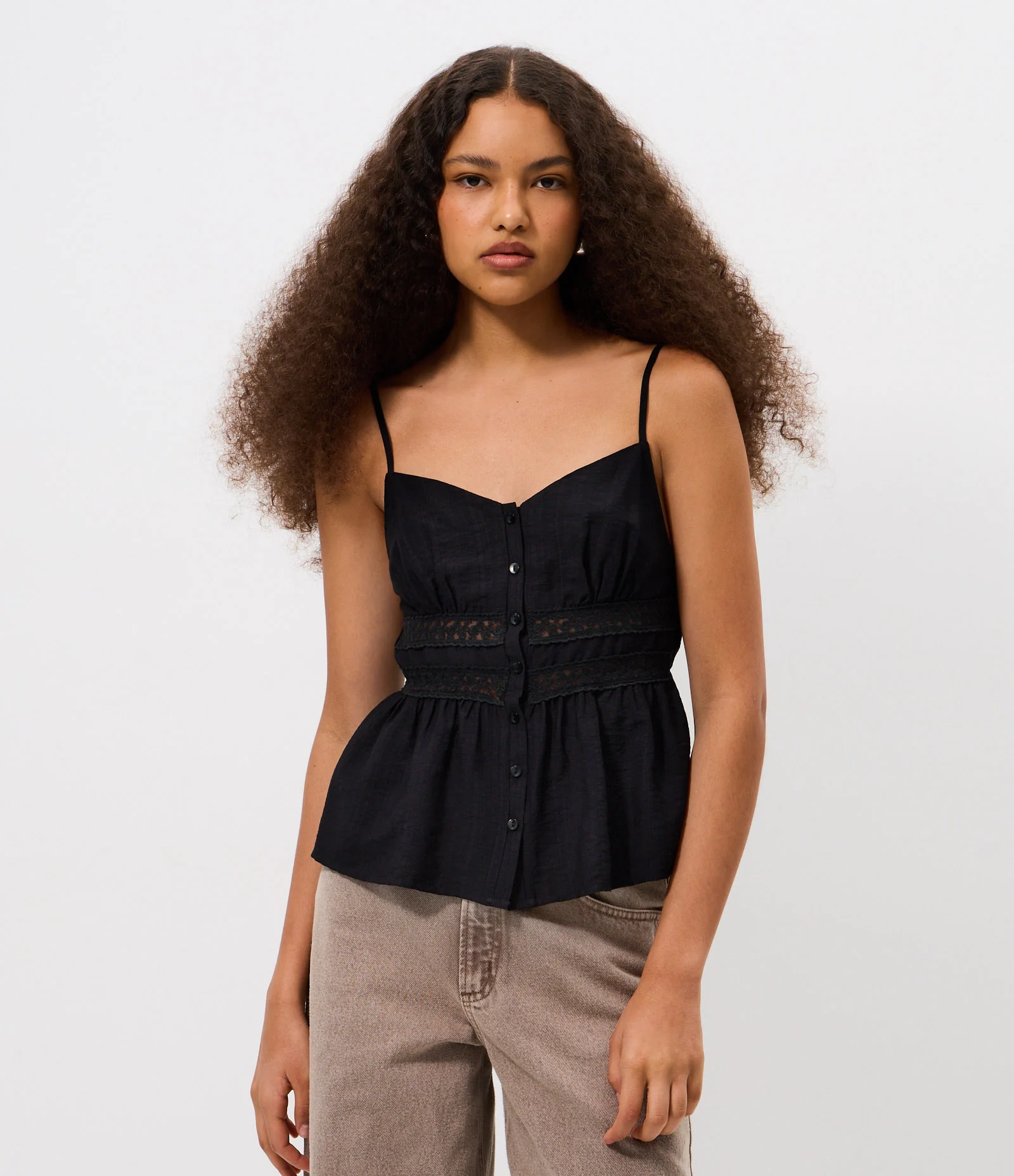 Blusa de Alcinha em Viscose Acetinada com Botões e Detalhe em Renda Preto 1