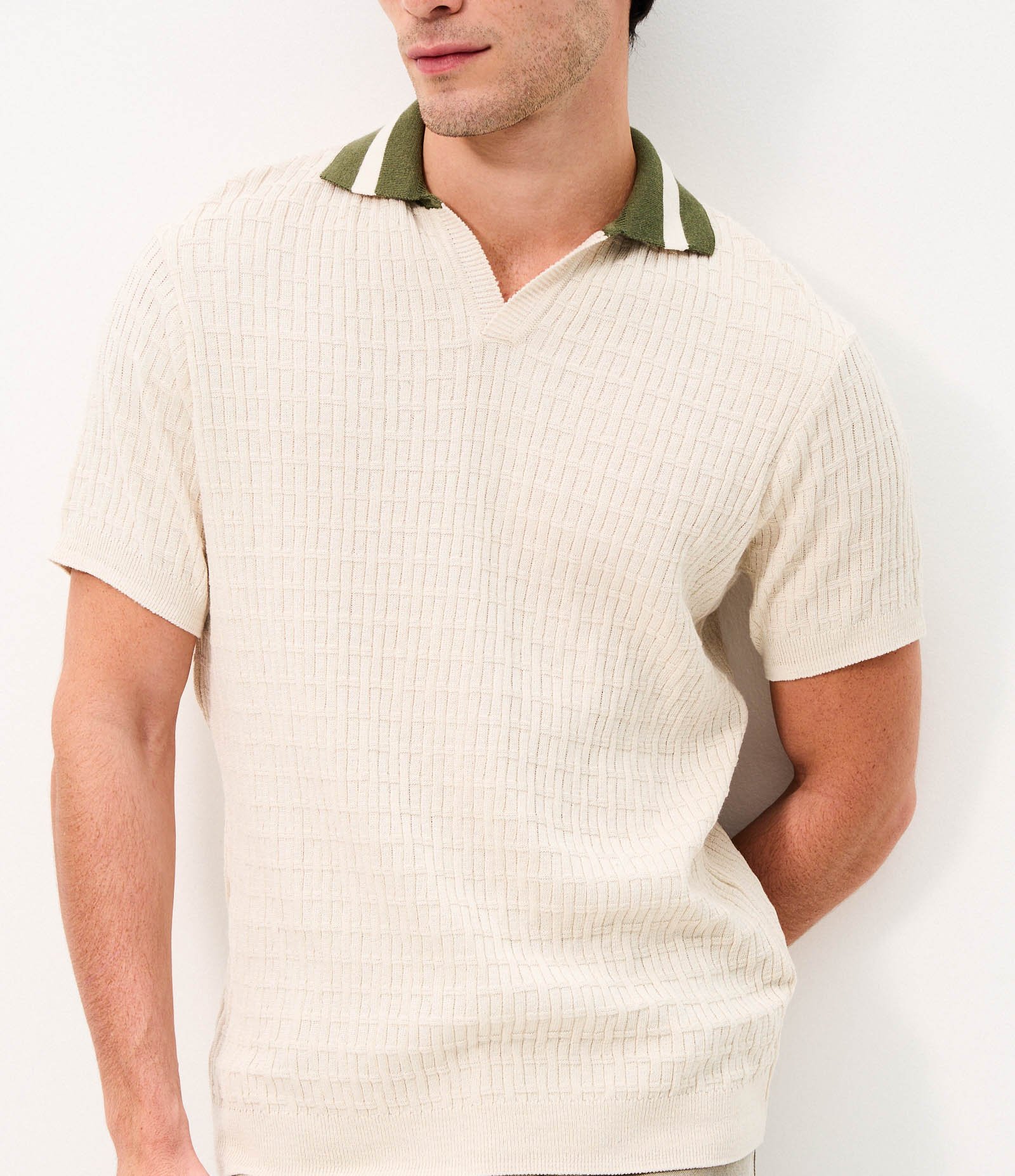 Polo Regular Texturizada com Gola Contrastante Off White 3