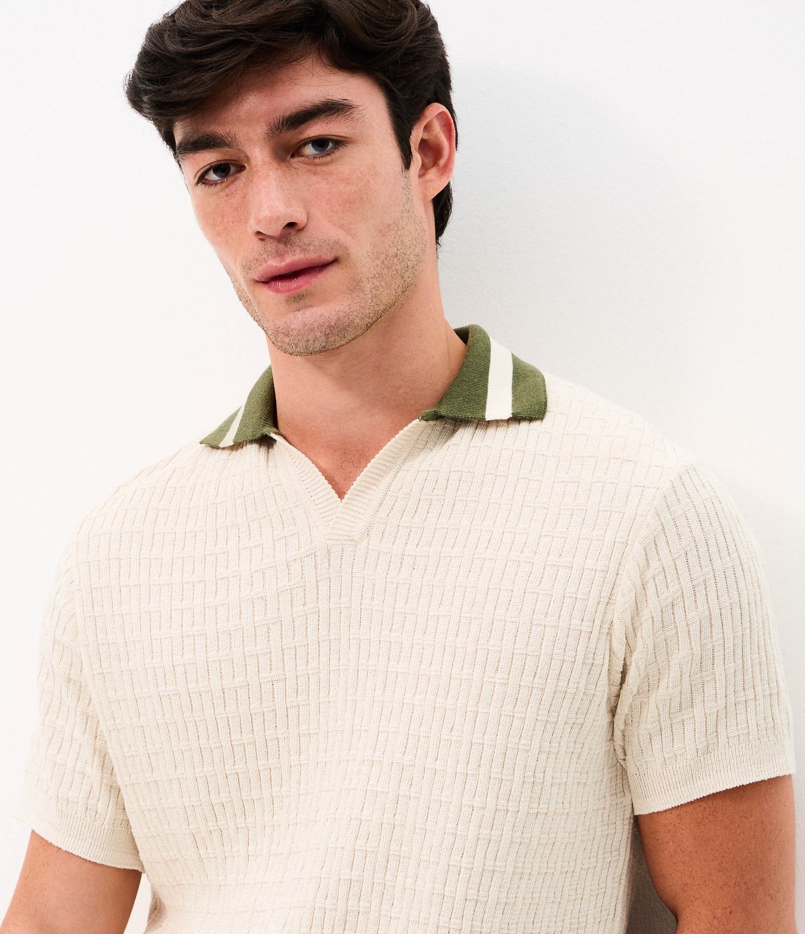 Polo Regular Texturizada com Gola Contrastante Off White 4