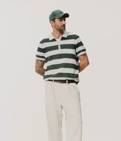 Polo Regular Listrada Texturizada com Zíper