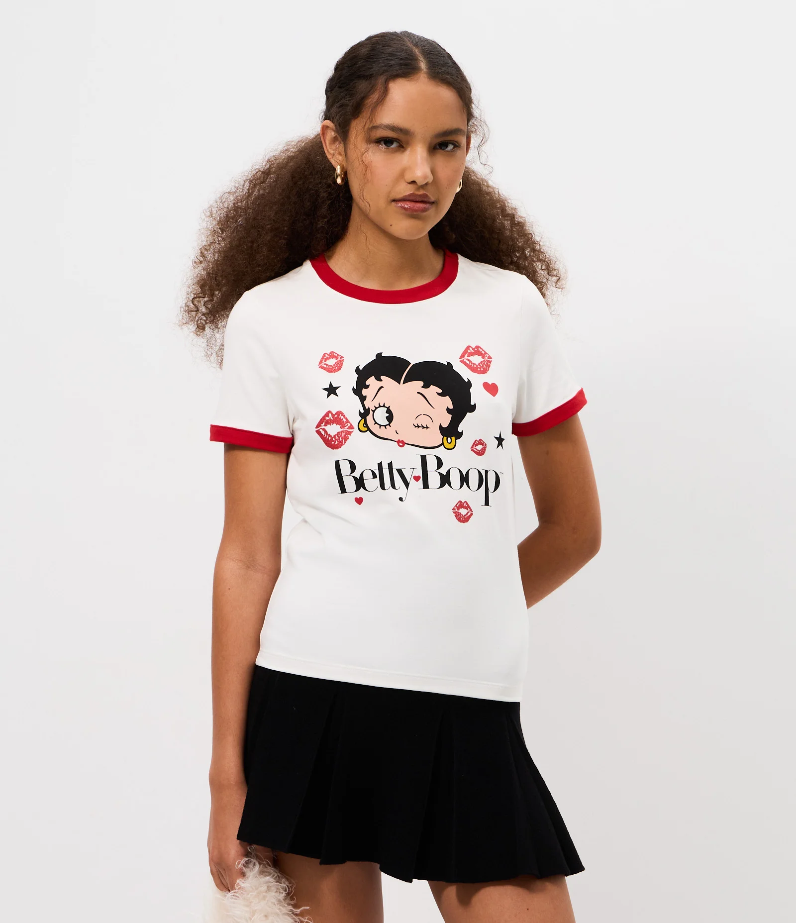 Camiseta New T-Shirt com Estampa Betty Boop e Detalhes Contrastantes Branco 1