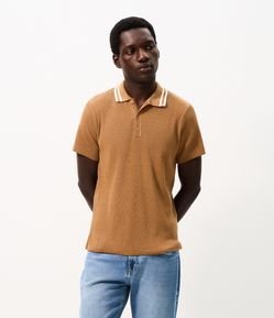 Polo em Tricô Texturizado com Listras na Gola