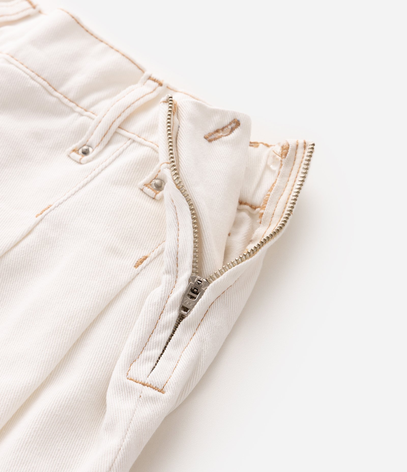 Short Saia Infantil Plissado em Sarja Branco 7