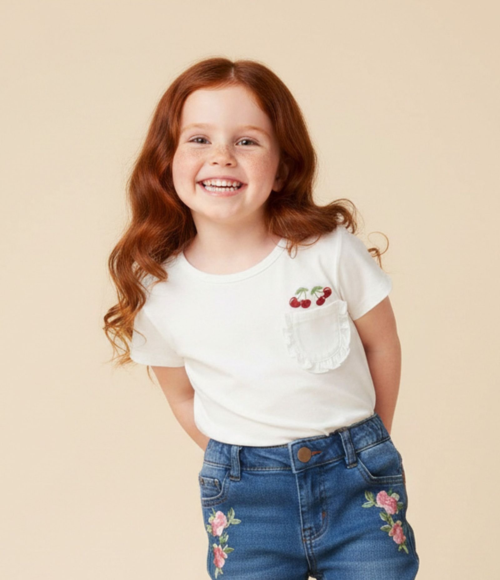 Camiseta Relaxed Infantil com Bolsinho e Estampa Cereja – Tam 1 a 6 Anos Branco 1