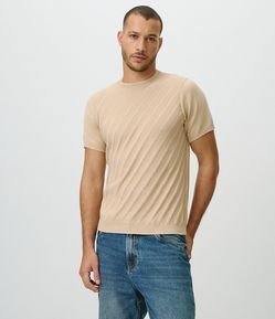 Camiseta em Tricô com Listras Diagonais