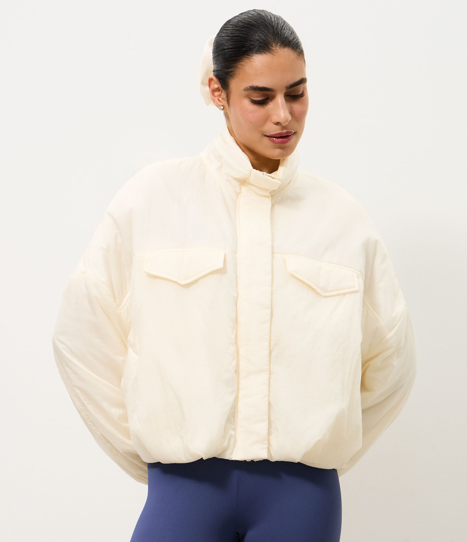 Jaqueta Puffer Esportiva em Microfibra com Gola Alta Off White 1