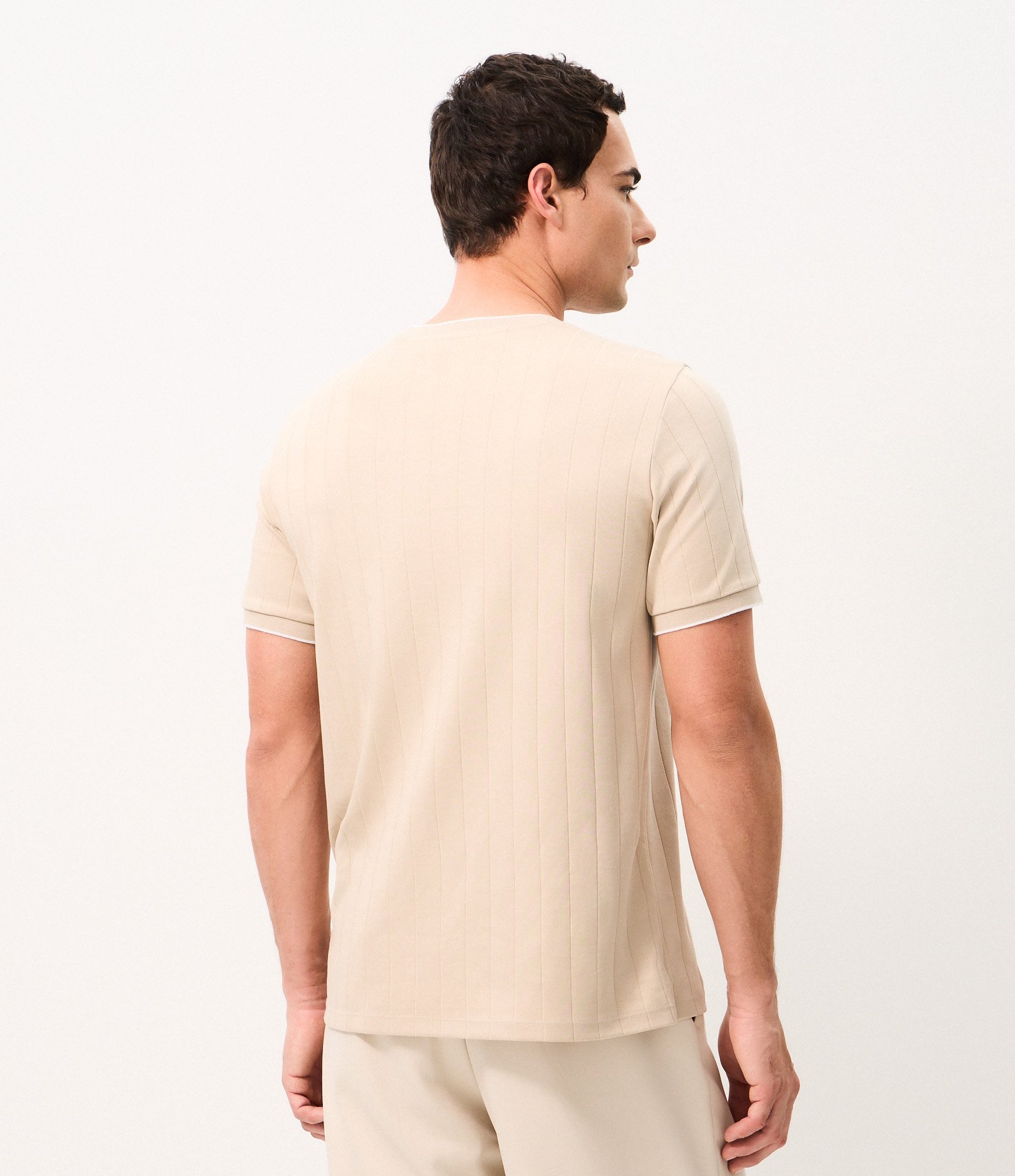 Camiseta em Algodão Peruano Texturizada com Listras Verticais Bege 3