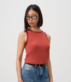 Regata em Malha com Detalhes com Acabamento Acetinado