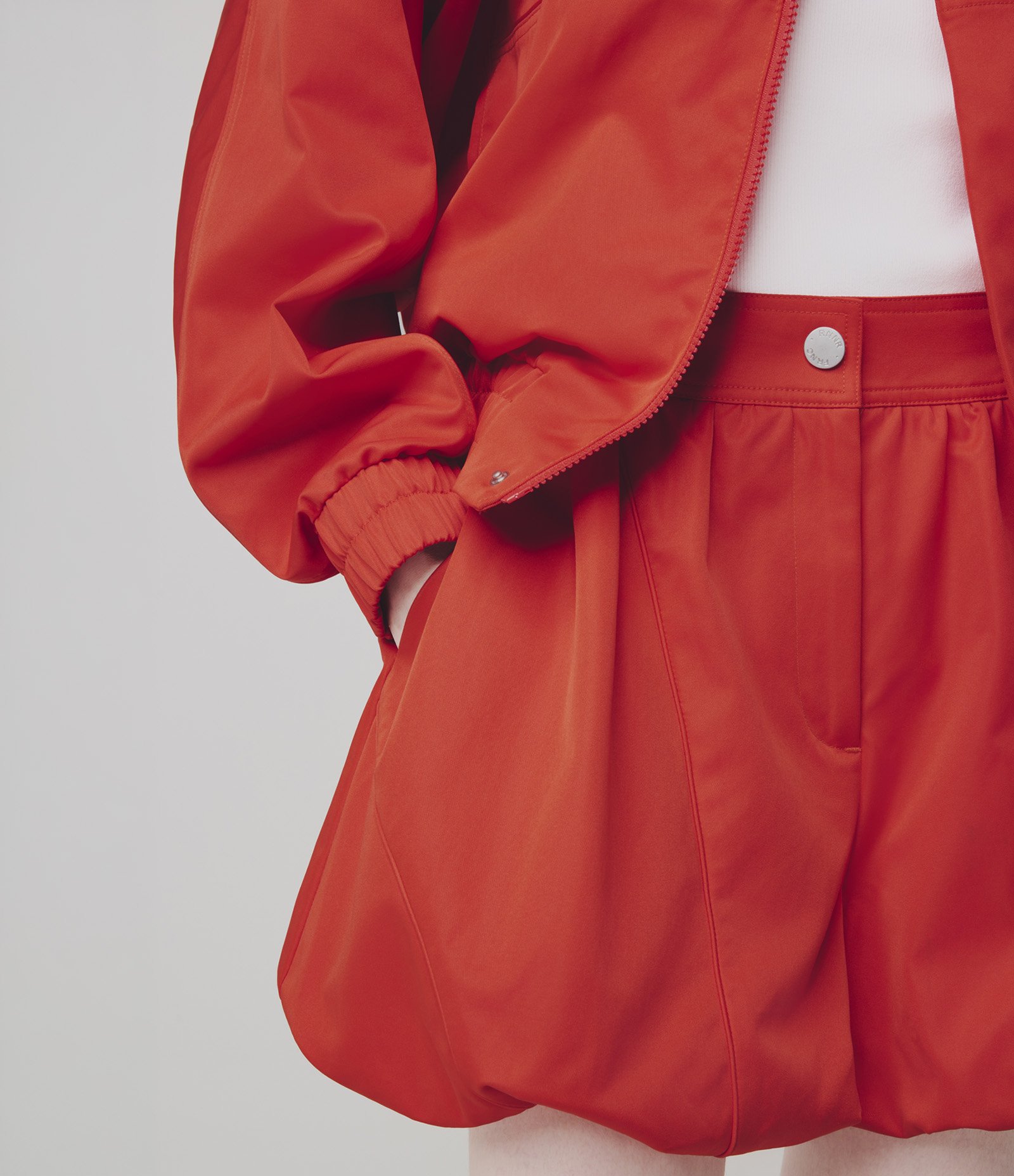 Short Balonê com Cós Alfaiatado e Detalhes Contrastantes Vermelho 2