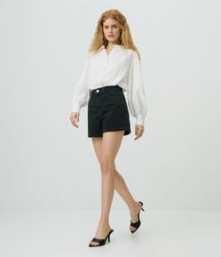 Short Mom em Jeans com Cintura Alta e Aplicação de Brilho Full