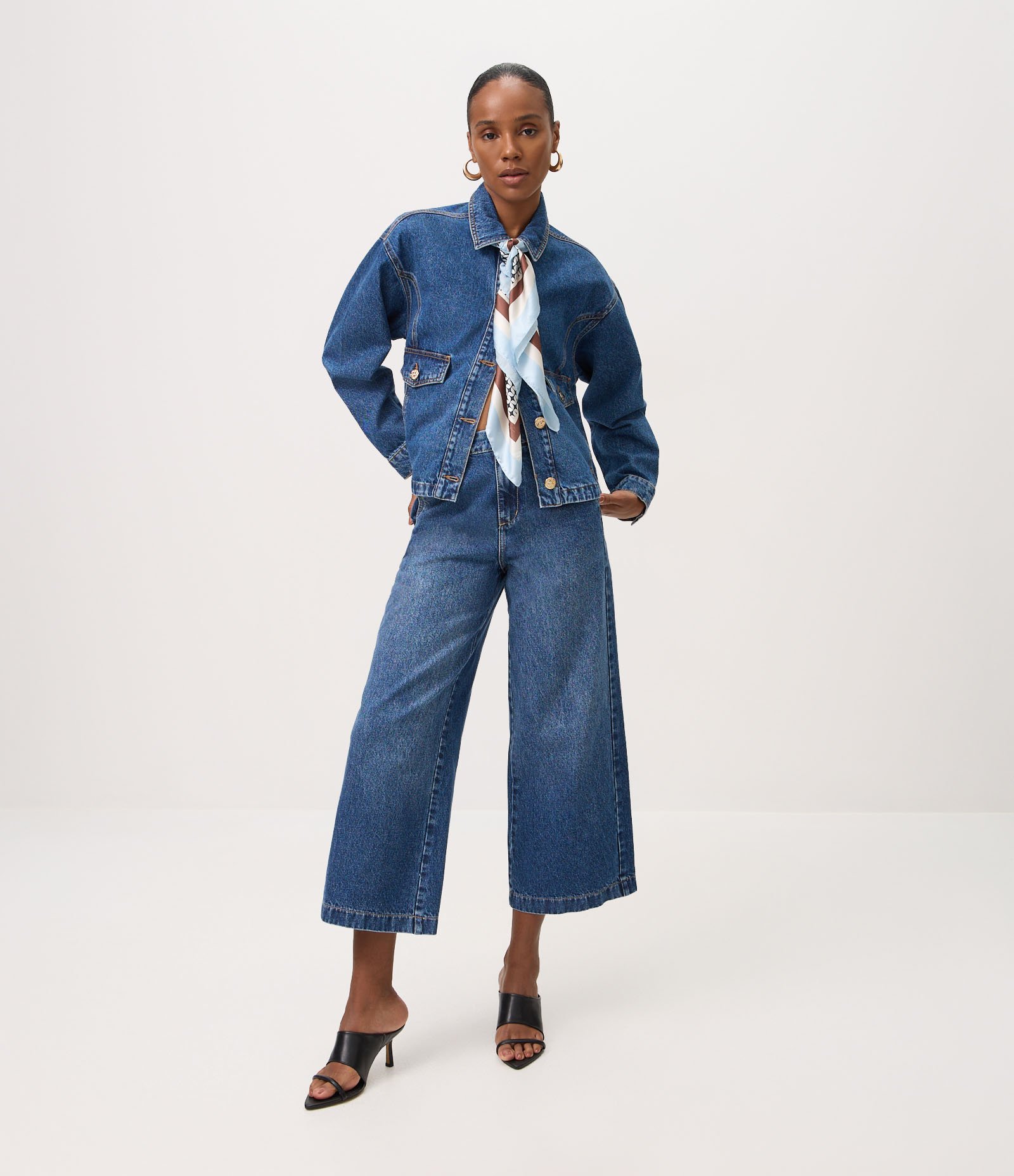 Jaqueta Jeans Overshirt com Botões Frontais Azul Médio 2