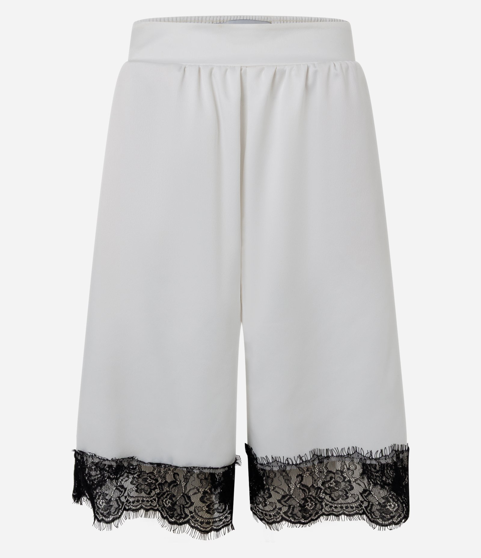 Bermuda Jorts em Cetim com Barra Rendada Branco 5