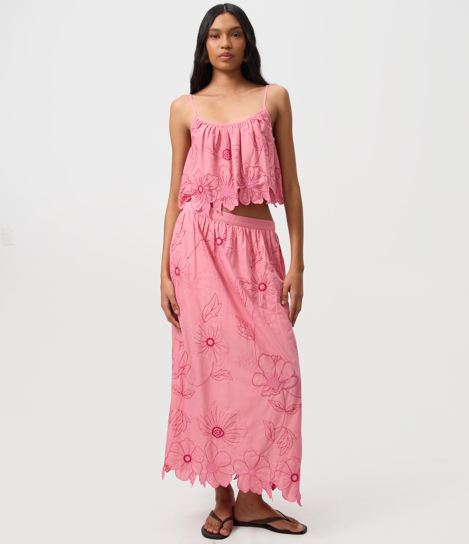 Blusa Alcinha com Bordado de Flores e Barra Recortada Rosa 1