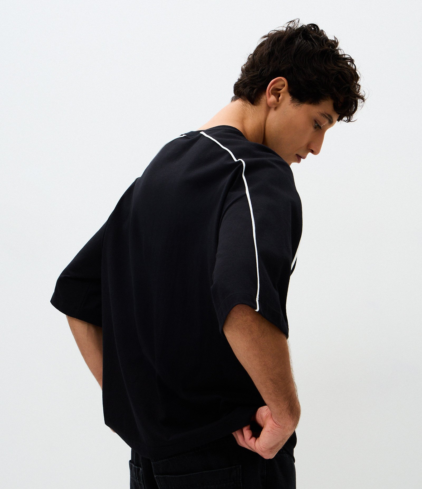 Camiseta Boxy em Algodão com Listras Contrastante Preto 3