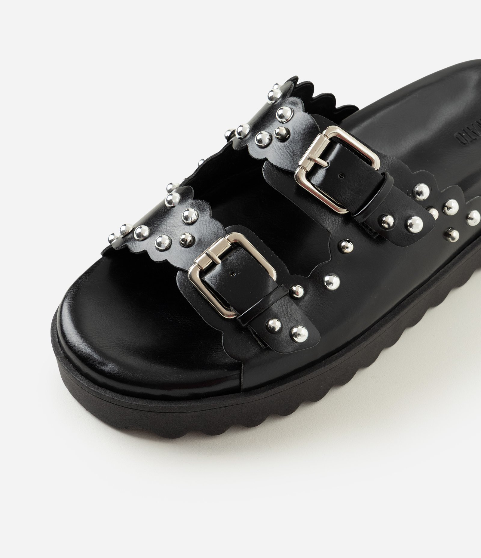 Rasteira Mule com Sola Tratorada e Aplicação de Tachas Metálicas Preto 5