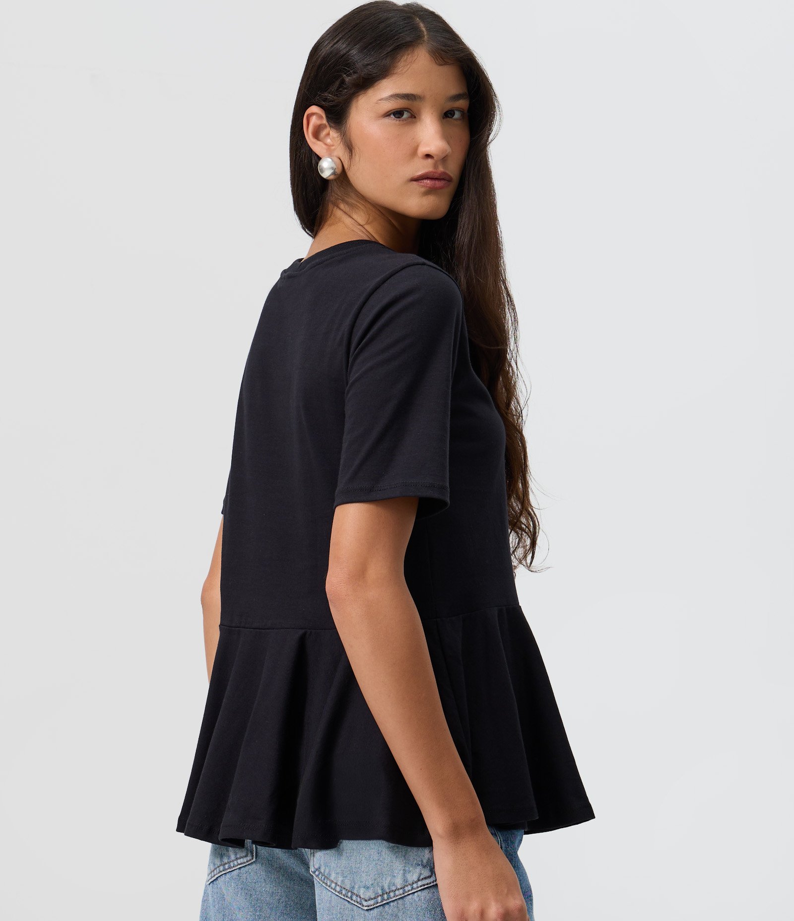 Blusa Manga Curta em Algodão com Barra Peplum Preto 4