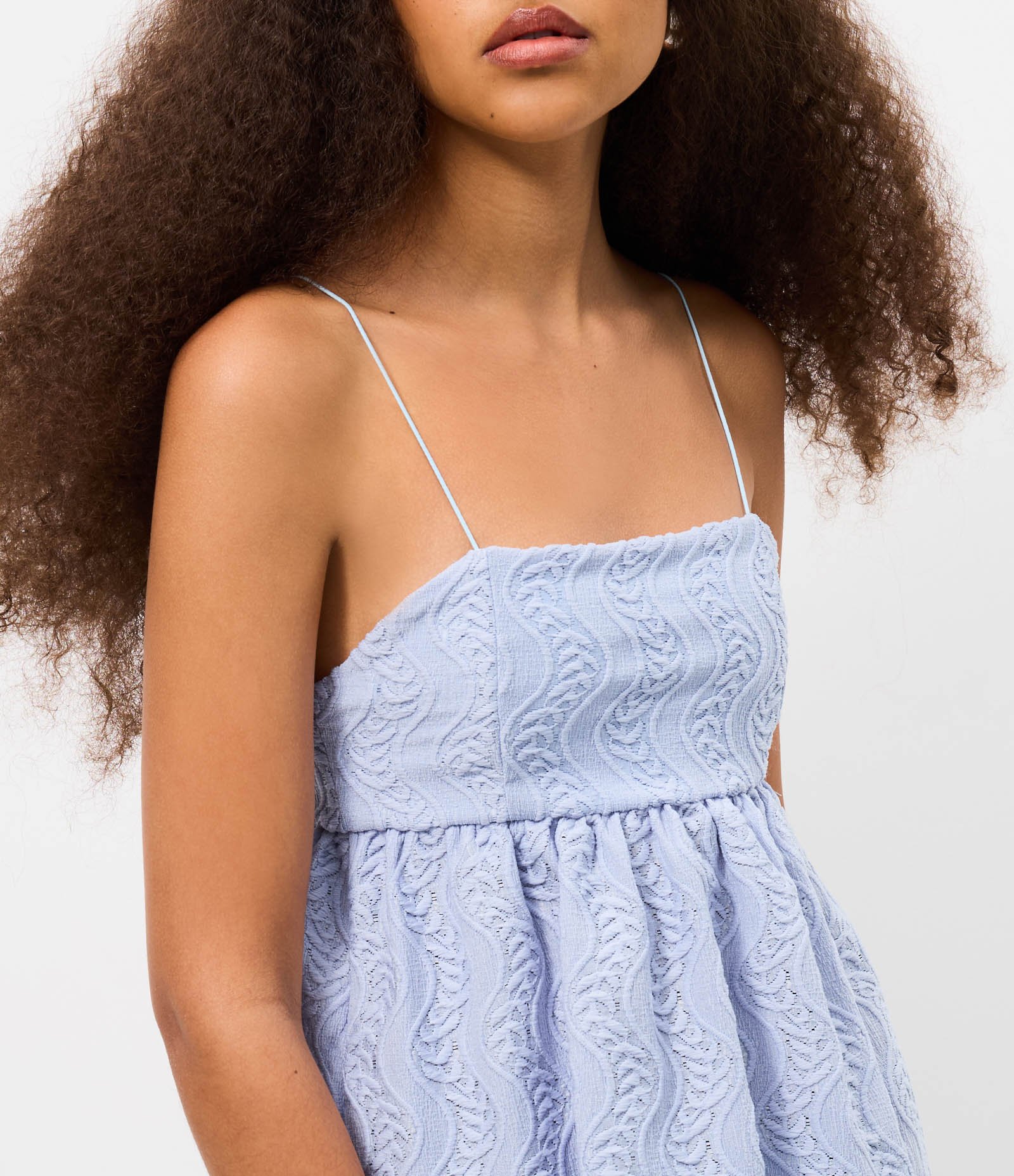 Blusa Bata Texturizada com Alças Finas Azul 3