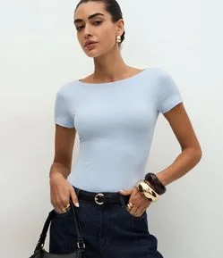 Blusa Regular em Poliamida com Gola Canoa