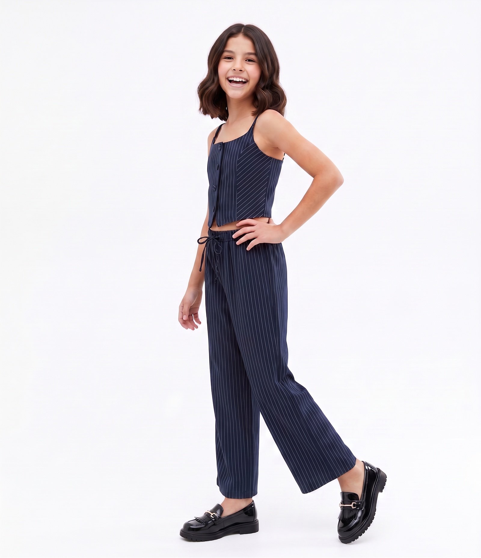 Calça Wide Infantil em Alfaiataria com Risca de Giz – Tam 5 a 16 Anos Azul Marinho 2