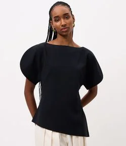 Blusa Alongada em Crepe com Barra Assimétrica
