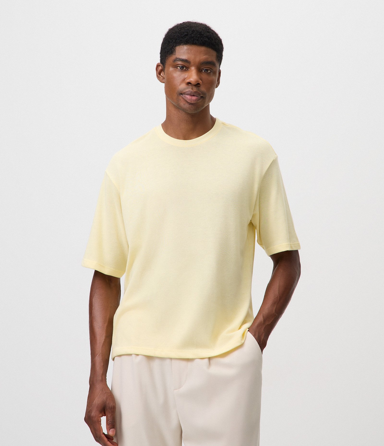 Camiseta Boxy Texturizada Decote Canoa Amarelo 3