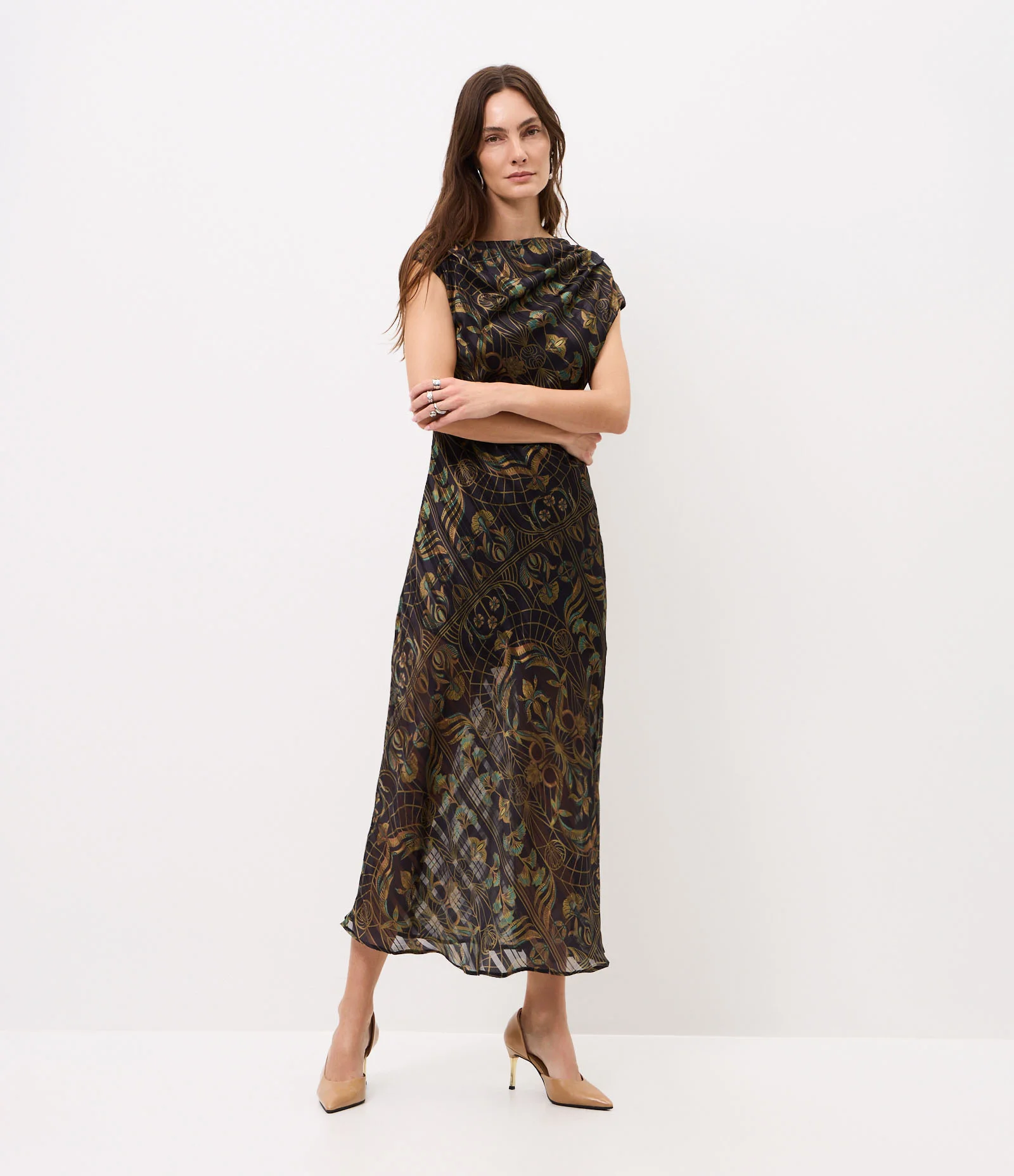 Vestido Longo em Chiffon com Gola Degagê e Estampa Abstrata Multicores 2