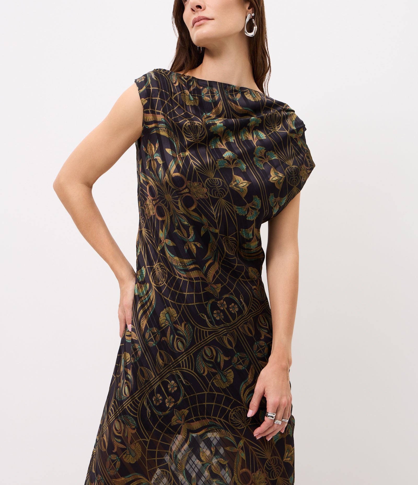 Vestido Longo em Chiffon com Gola Degagê e Estampa Abstrata Multicores 4