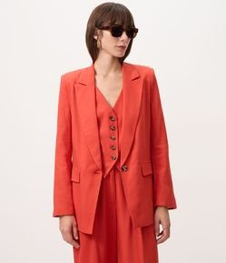 Blazer em Viscolinho com Lapelas e Botão Único