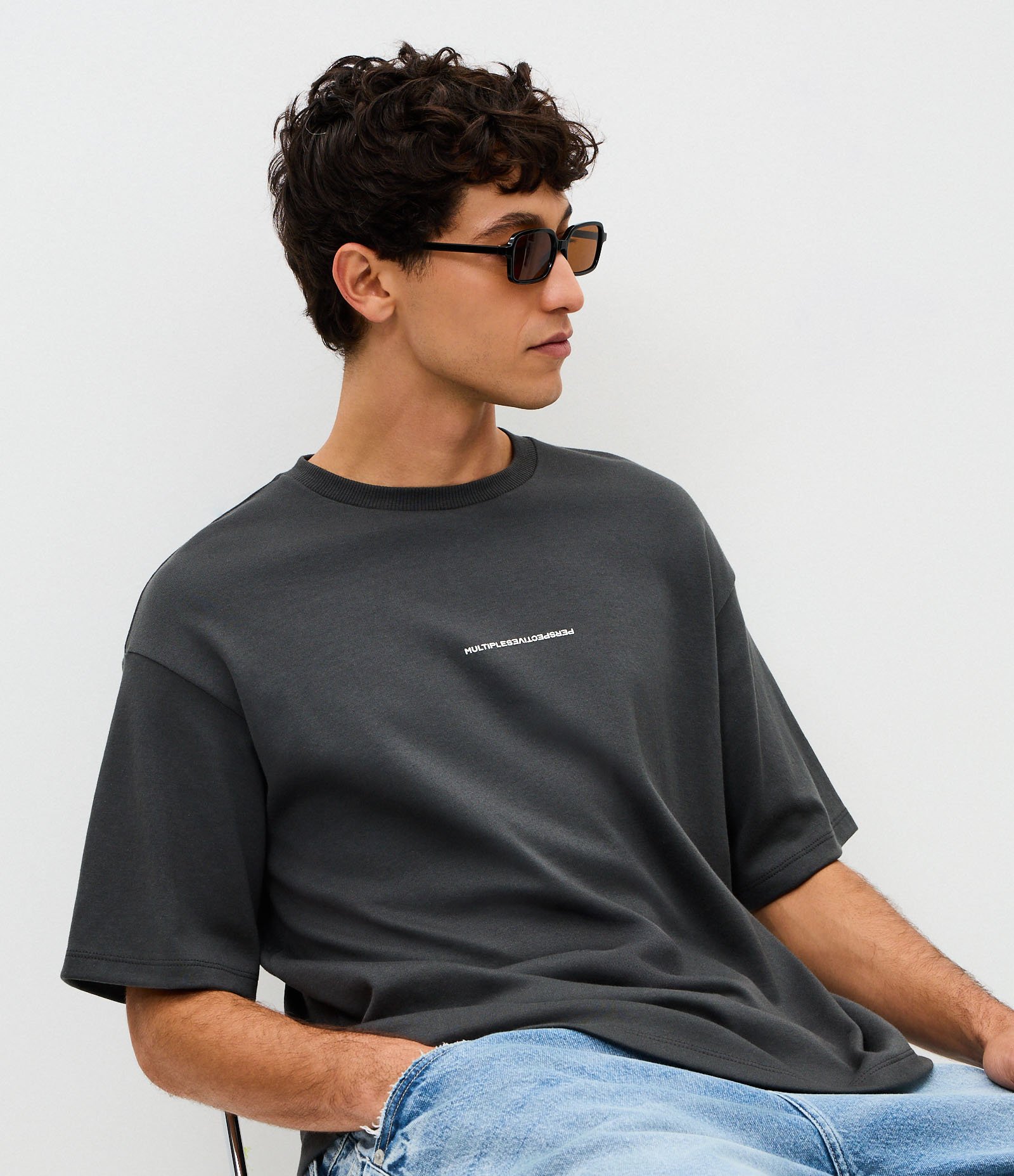 Camiseta Boxy Suedini Minimal Cinza 4