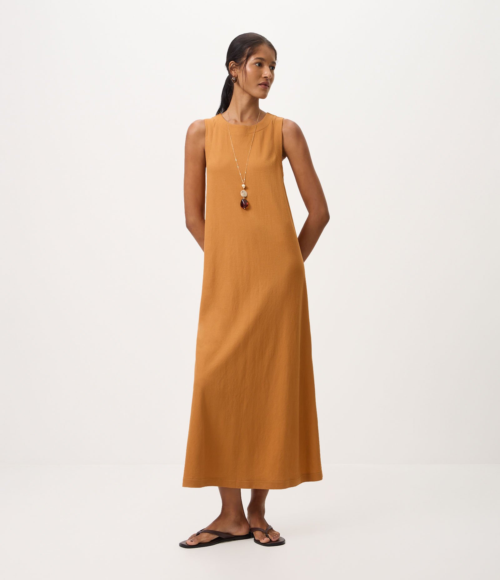 Vestido Midi em Piquet com Bolsos Caramelo 1