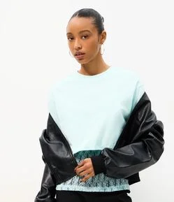 Blusa em Algodão com Sobreposição e Barra Rendada