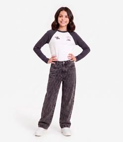 Camiseta Baby Look Infantil em Algodão com Manga Raglan e Lettering Puff - Tam 5 a 16 Anos