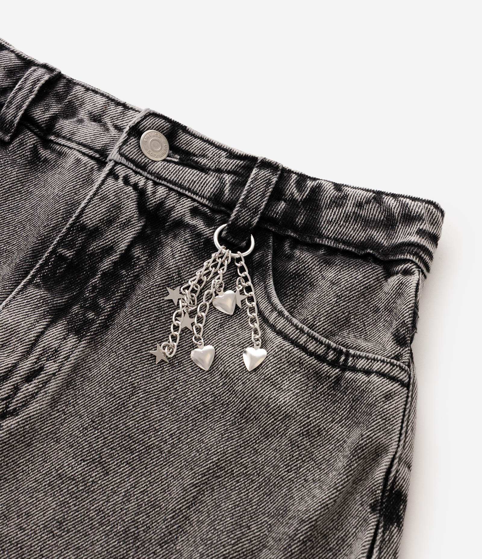 Saia Short Infantil em Jeans com Pingentes Coração e Estrelas – Tam 5 a 16 Anos Cinza Estonado 4