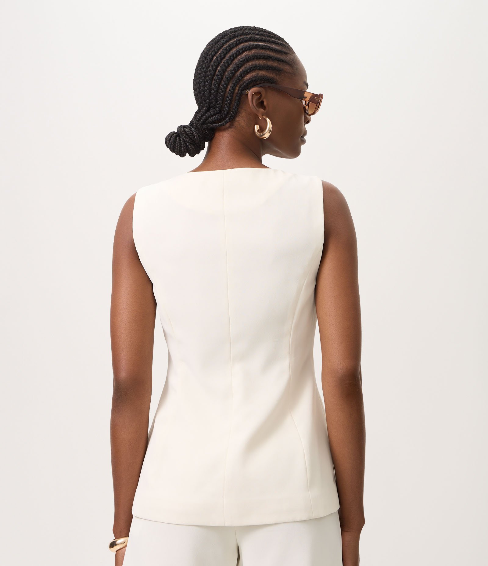 Colete em Crepe com Decote Redondo e Botões Off White 4