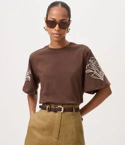 Blusa em Algodão com Bordado nas Mangas