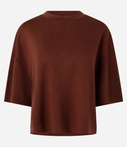 Camiseta em Modal com Modelagem Ampla e Gola Alta