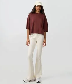 Camiseta em Modal com Modelagem Ampla e Gola Alta