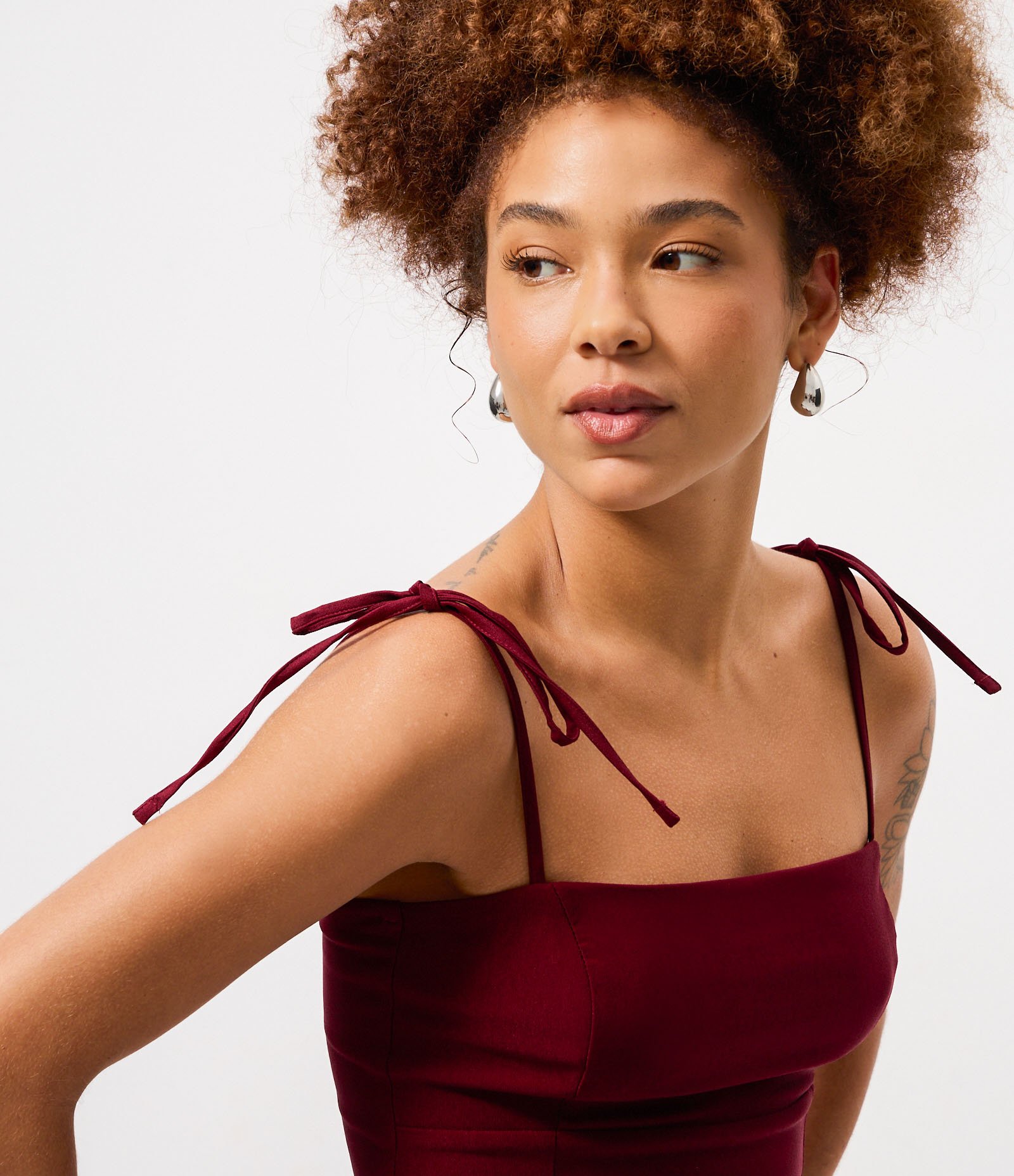 Blusa Peplum em Bengaline com Amarração nos Ombros Vinho 3